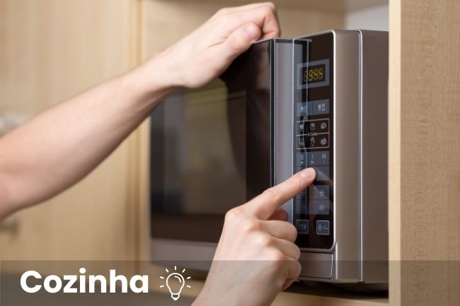 Onde Colocar Microondas na Cozinha Planejada: Dicas para Um Layout Funcional